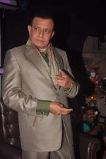 Mithun Chakraborty on the sets of Dance India Dance in Famous on 20th feb 2012 (58).JPG
